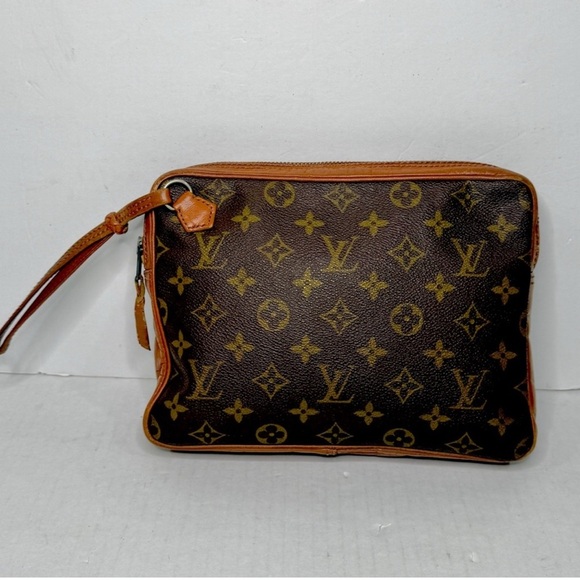 Authentic LOUIS VUITTON wristlet/clutch - Picture 2 of 8